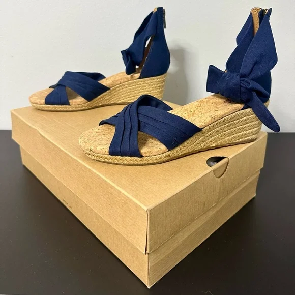 UGG NWT Navy  Blue Wedge Sandals with Ankle Bow - Picture 2 of 6